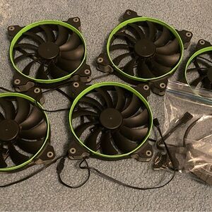 LOT - 4x Corsair AF140 + 1x AF120 + Screws & Fan Extensions